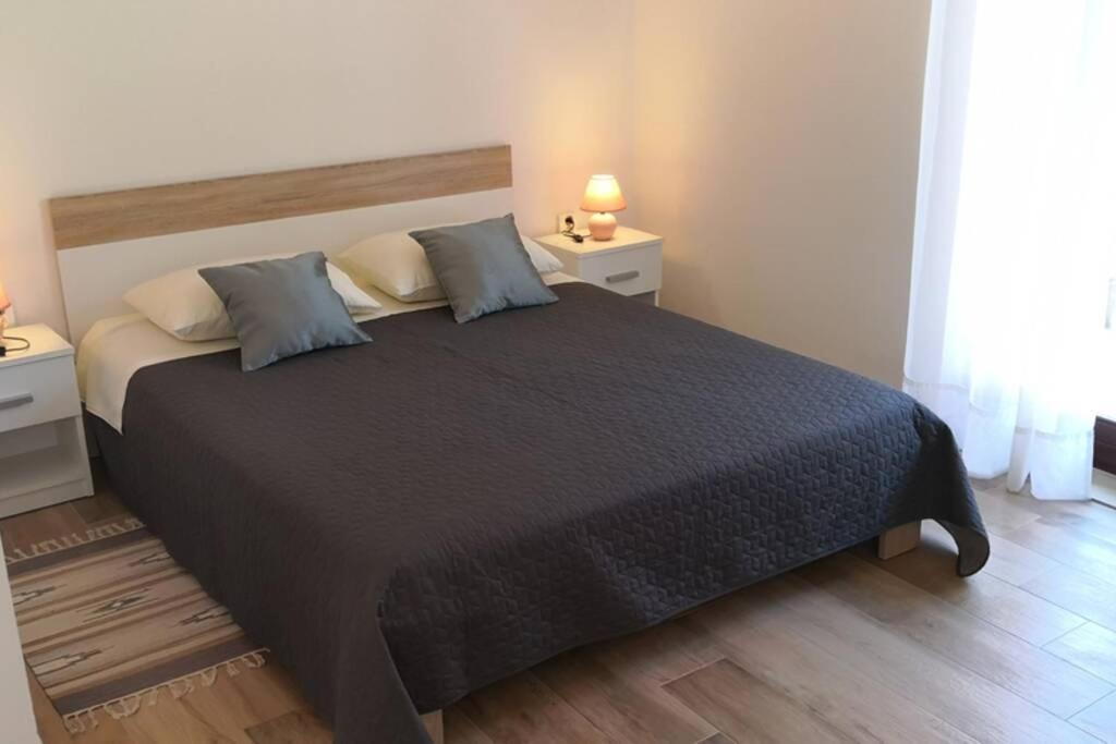Apartment Vesna For 2, Free Parking And Wi-Fi Пула Екстериор снимка