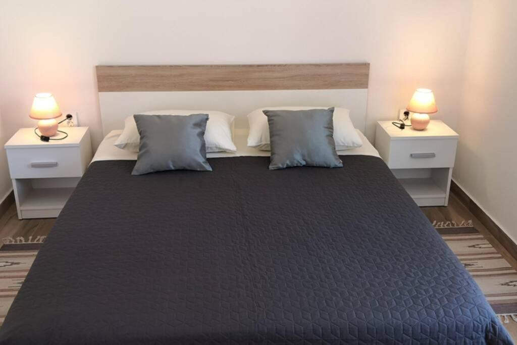 Apartment Vesna For 2, Free Parking And Wi-Fi Пула Екстериор снимка